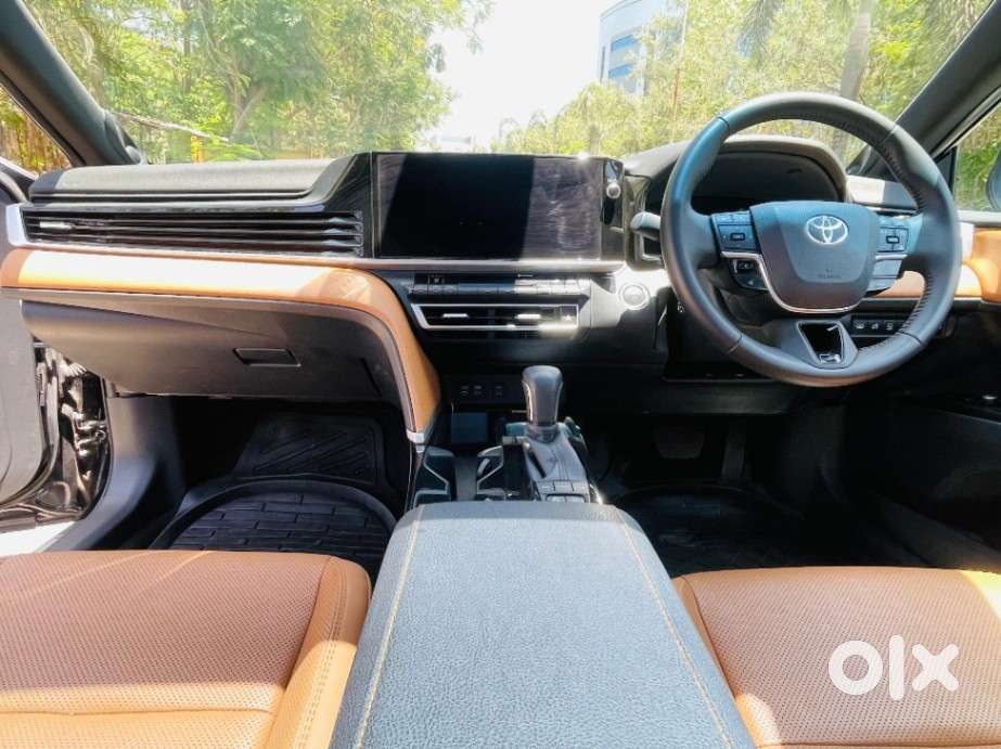 Toyota Camry Hybrid, 2026, Cng & Hybrids