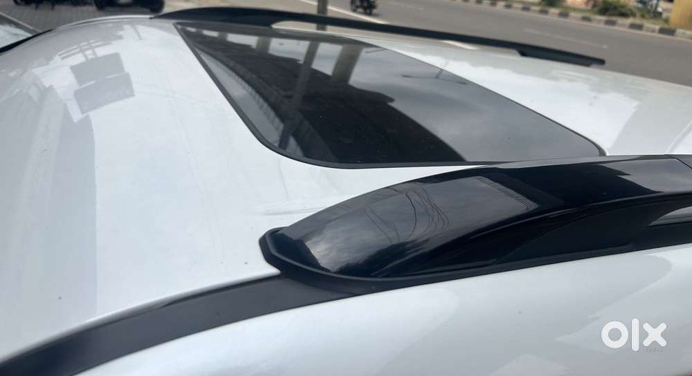 Mahindra Xuv300 W4, 2023, Petrol