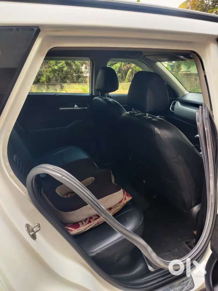 Full Condition Showroom Track