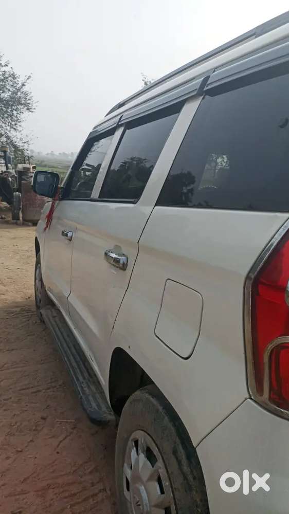 Mahindra Tuv 300 2017