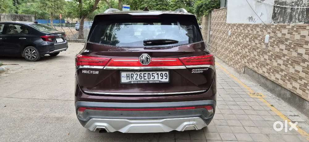 Mg Hector Automatic With Top Variant