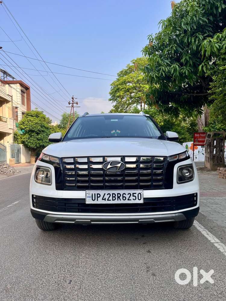 Hyundai Venue 1.2 S (o), 2024, Petrol