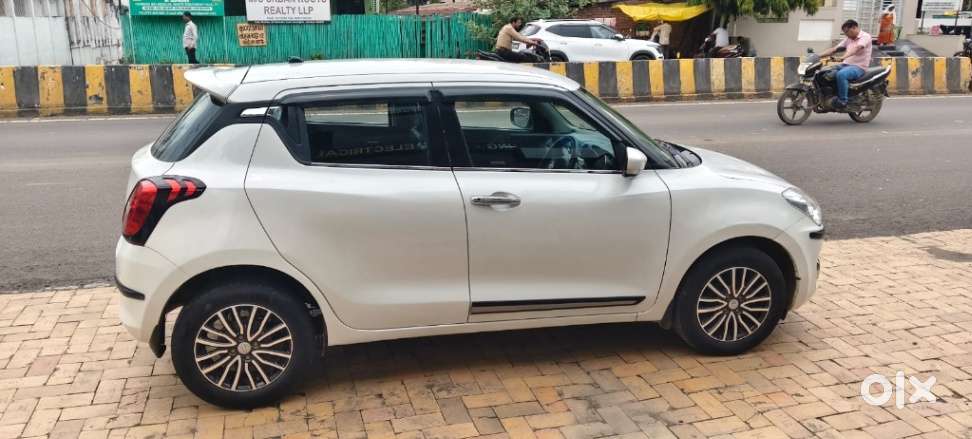 Maruti Suzuki Swift Vxi + Manual, 2022, Petrol