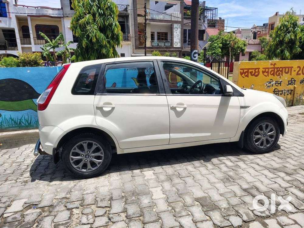 Ford Figo 2012-2015 Diesel Celebration Edition, 2015, Diesel