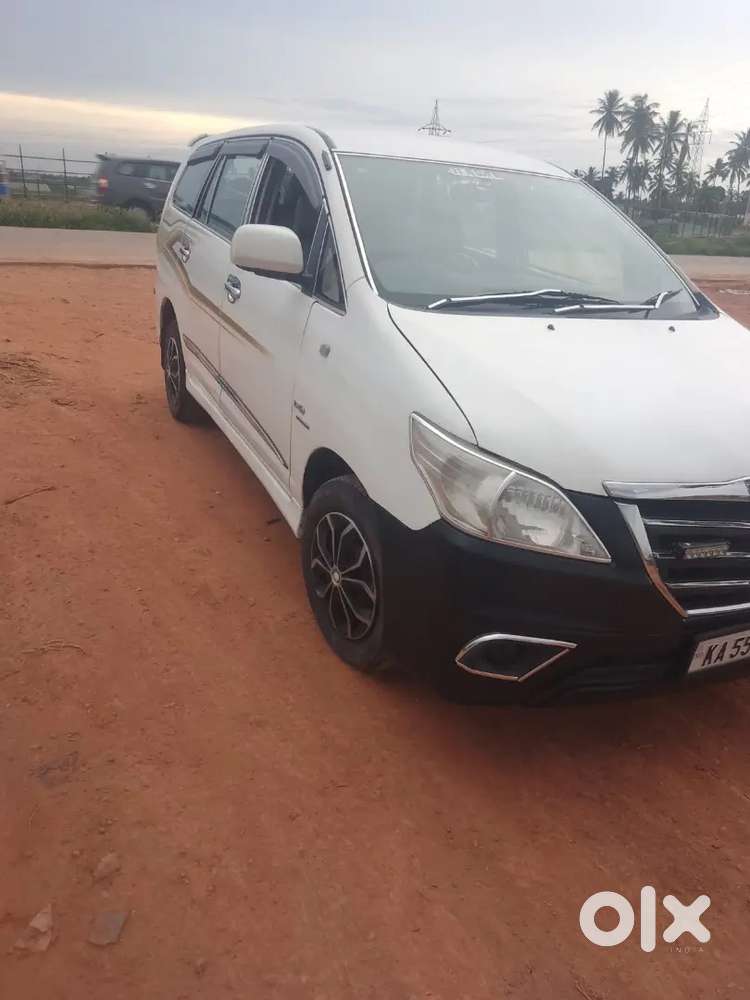 Toyota Innova 2.5 G Diesel  2010 Model  7-seater
