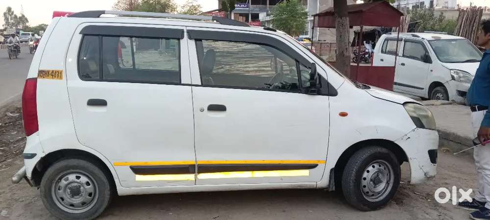 2nd Maruti Suzuki Brezza 2017 Petrol Manual