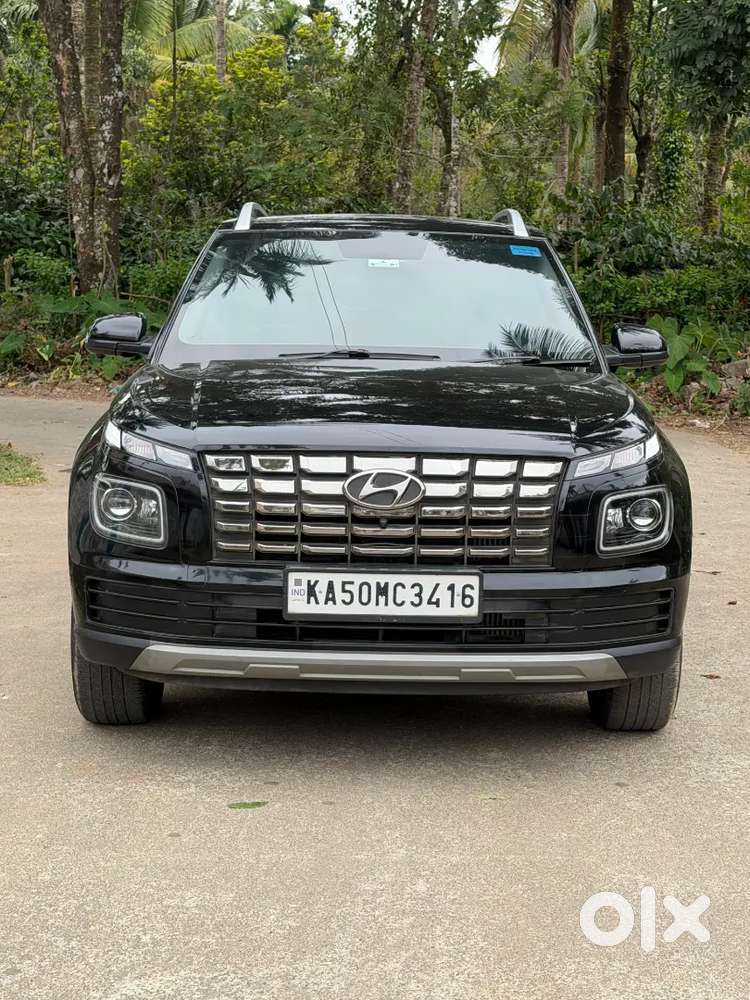 Hyundai Venue 2023 Petrol 47000 Km Driven