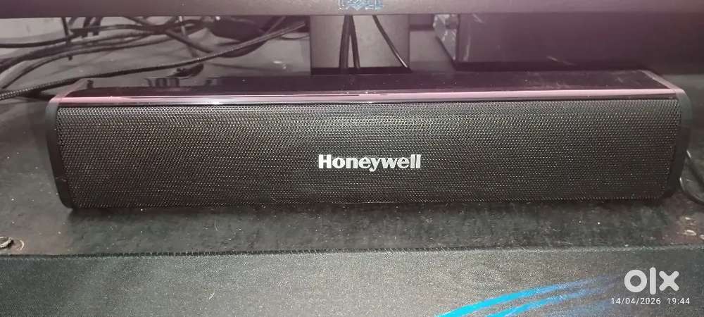 Honeywell Moxie V500 10W USB Wired Soundbar