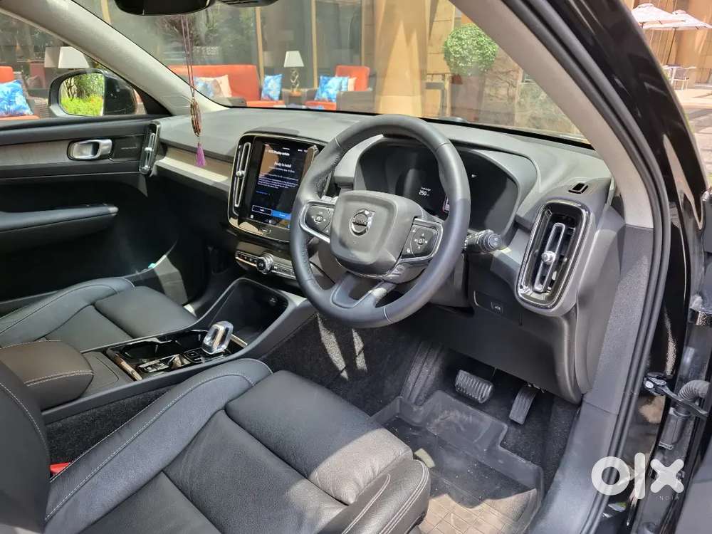 Volvo Xc40 Showroom Condition  Only 2150 Kms Run