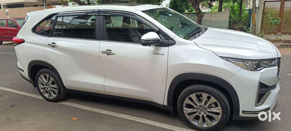 Toyota Innova Hycross 2.0 Zx Hybrid 7 Str, 2024, Petrol