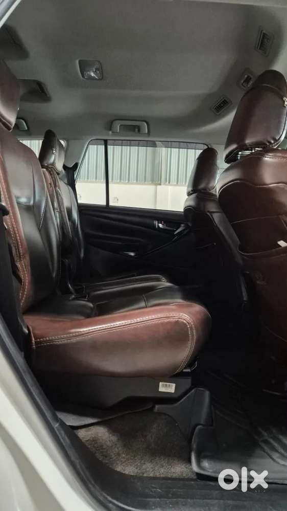 Toyota Innova Crysta 2.4 G Mt 7 Str, 2022, Diesel