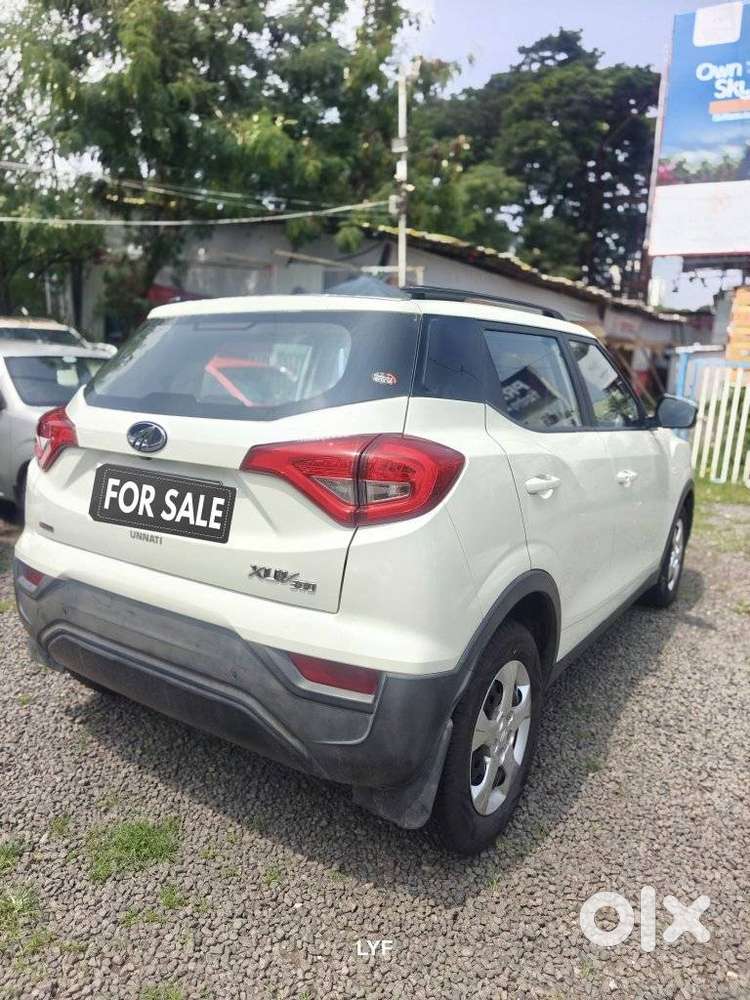 Mahindra Xuv300 1.2 W6 Amt Petrol, 2022, Petrol