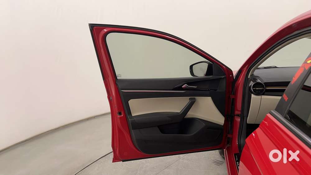 Skoda Slavia Style 1.0l Tsi At, 2022, Petrol