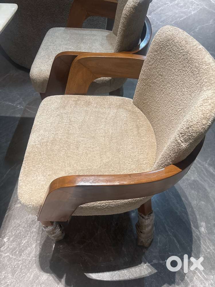 Dinning table chairs 6 pc