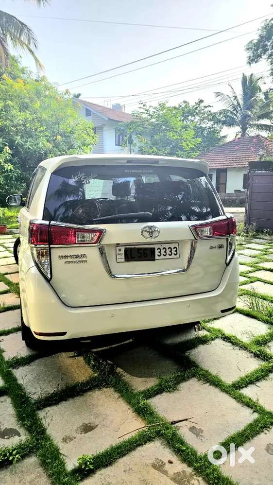 Toyota Innova Crysta 2.4v