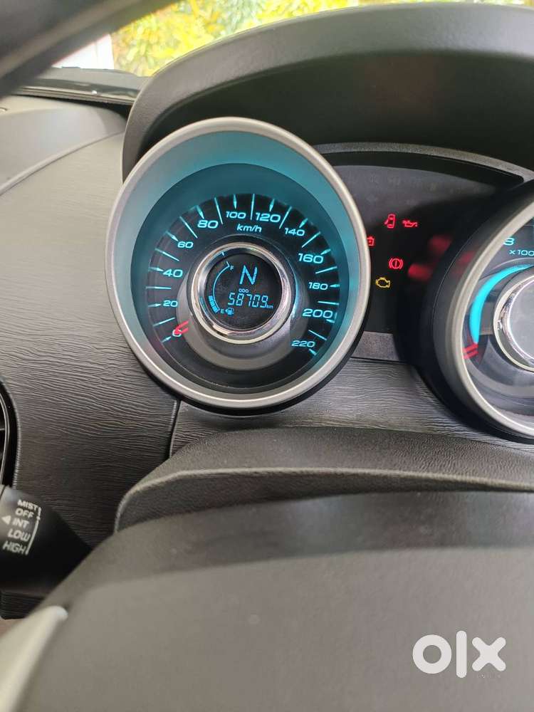 Mahindra Xuv 500 W6 Mt