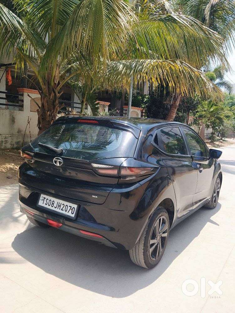 Tata Altroz 1.2 Xza Plus Dark Edition Dct, 2022, Petrol
