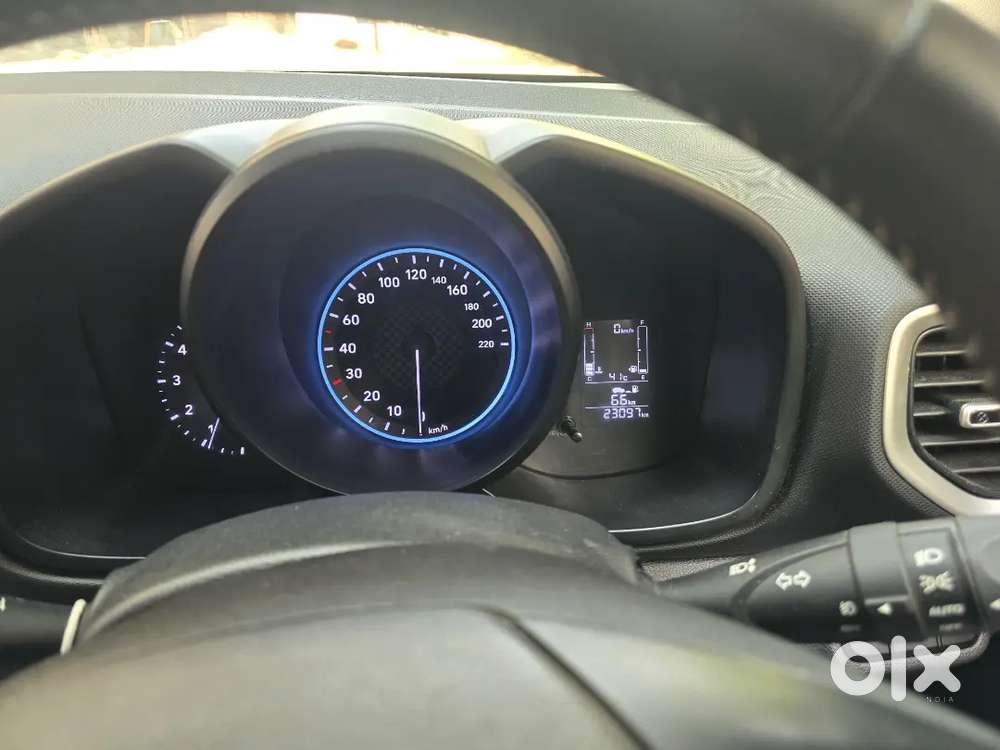 Hyundai Venue Sx 2020 1.5 Crdi With Sunroof