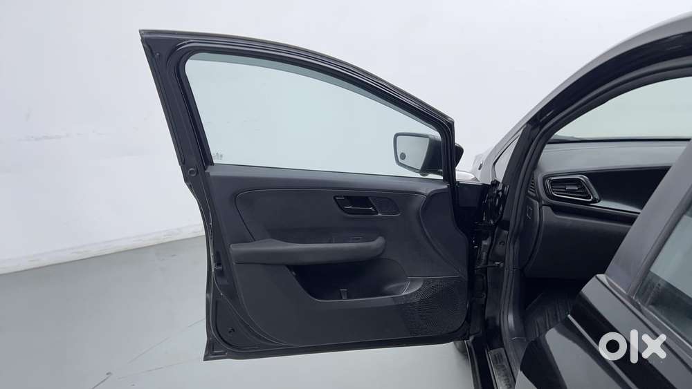 Tata Altroz Xz Plus I-turbo (s), 2022, Cng & Hybrids