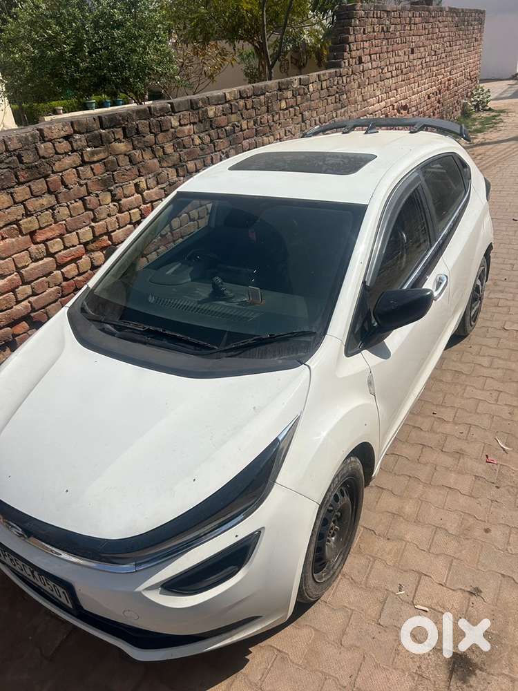 Tata Altroz 2023 Car