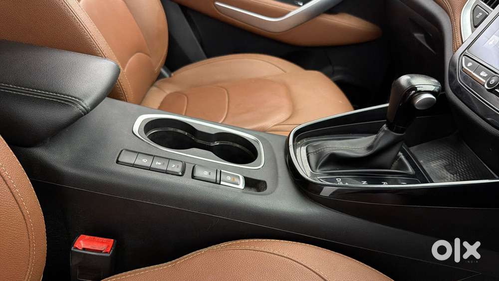 Mg Hector Plus Sharp Pro 1.5 Turbo Petrol Cvt 6 Str Dual Tone, 2021,..