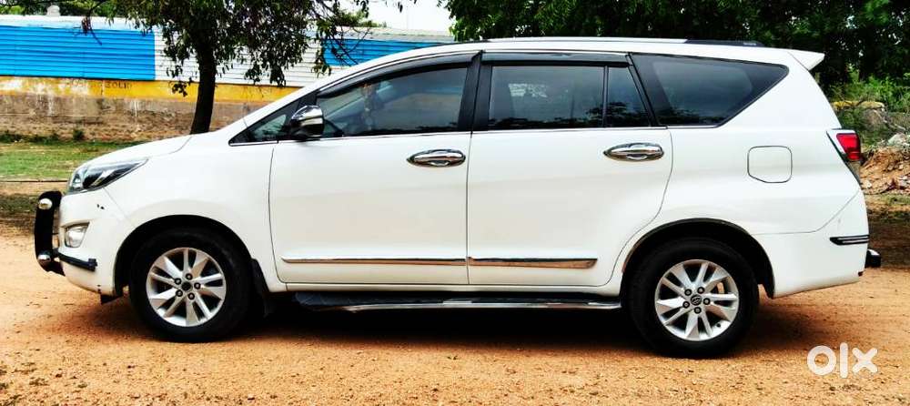 Toyota Innova Crysta, 2017
