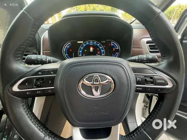 Toyota Innova Hycross 2.0 Zx Hybrid 7 Str, 2024, Petrol