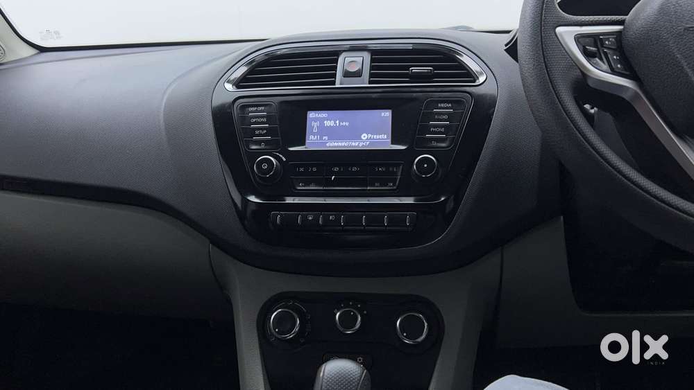 Tata Tiago Xza, 2017, Petrol