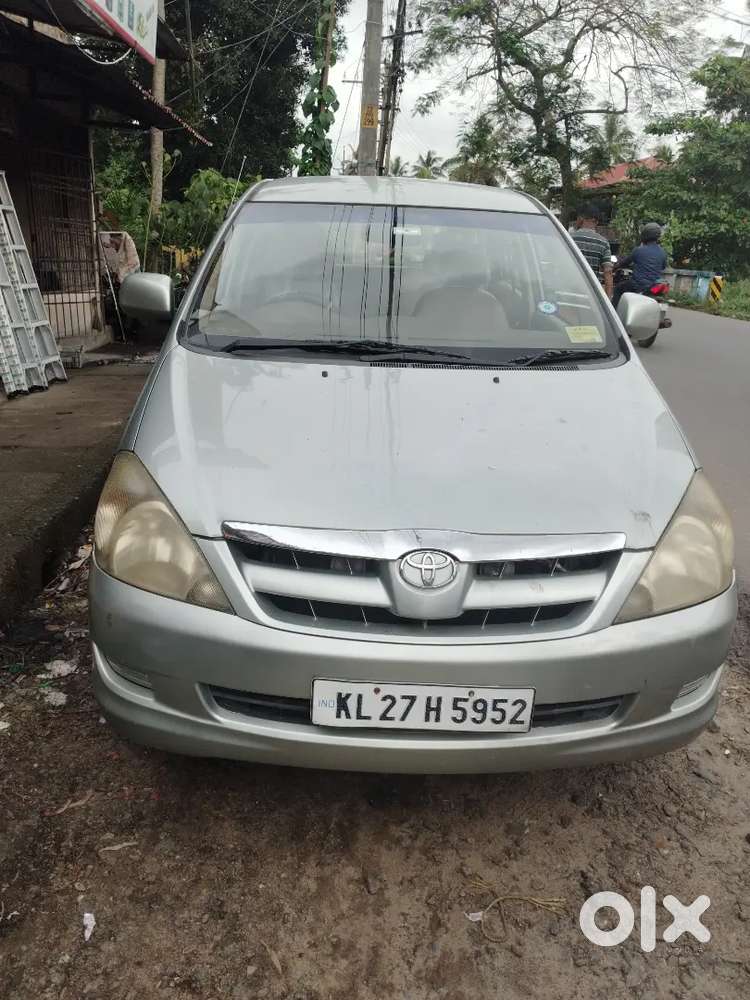 Toyota Innova Petrol 2005
