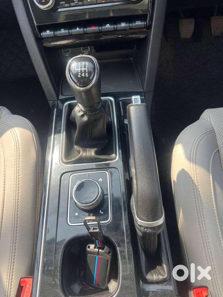 Mahindra Xuv700 2.2 Ax 7 Diesel Mt Str, 2023, Diesel