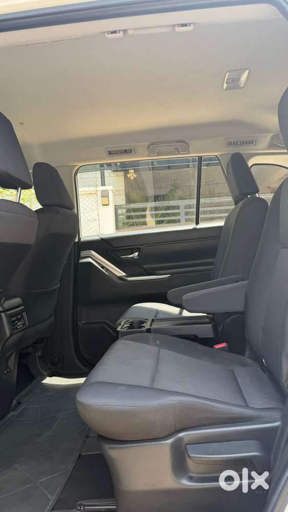 Toyota Innova Hycross 2.0 Vx Hybrid 7 Str, 2024, Petrol