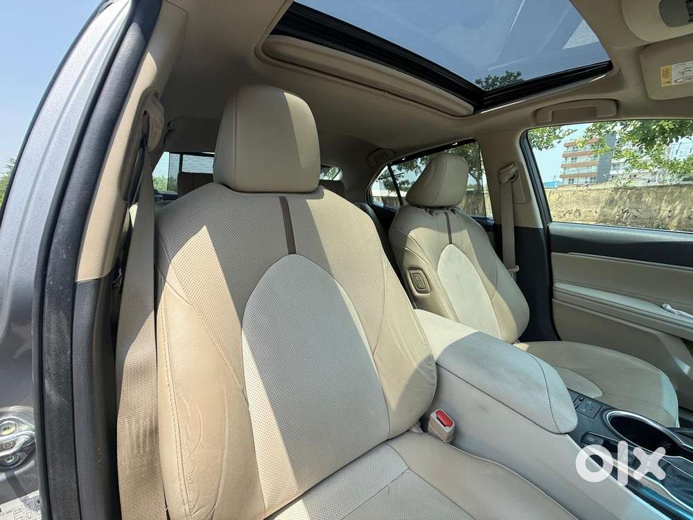 Toyota Camry Hybrid, 2022, Petrol