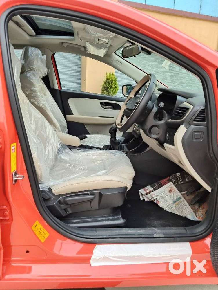 Tata Altroz Creative S, 2025, Petrol