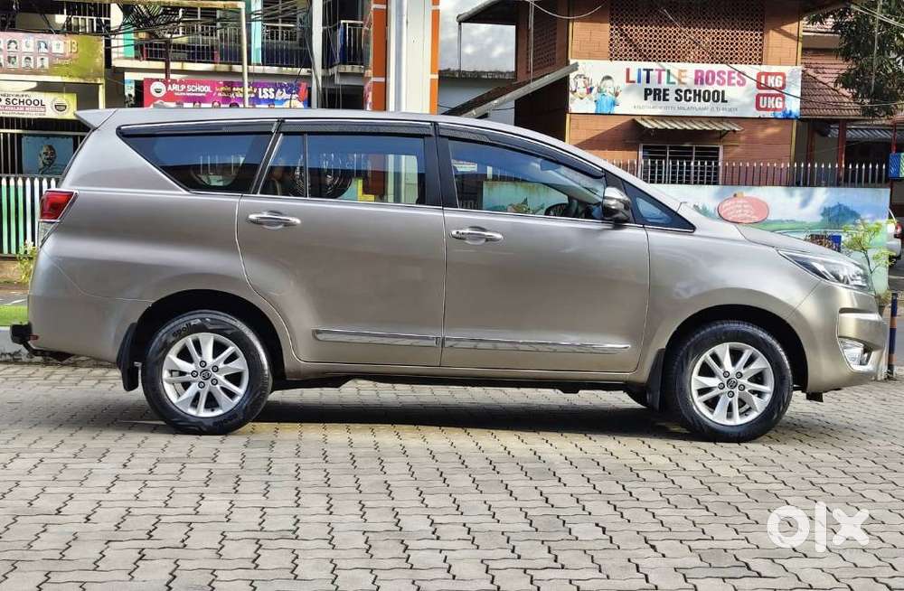 Toyota Innova Crysta 2.4 Vx Mt 8s, 2016, Diesel