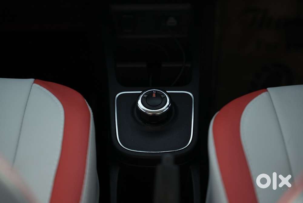Renault Kwid Petrol Automatic Year 2025