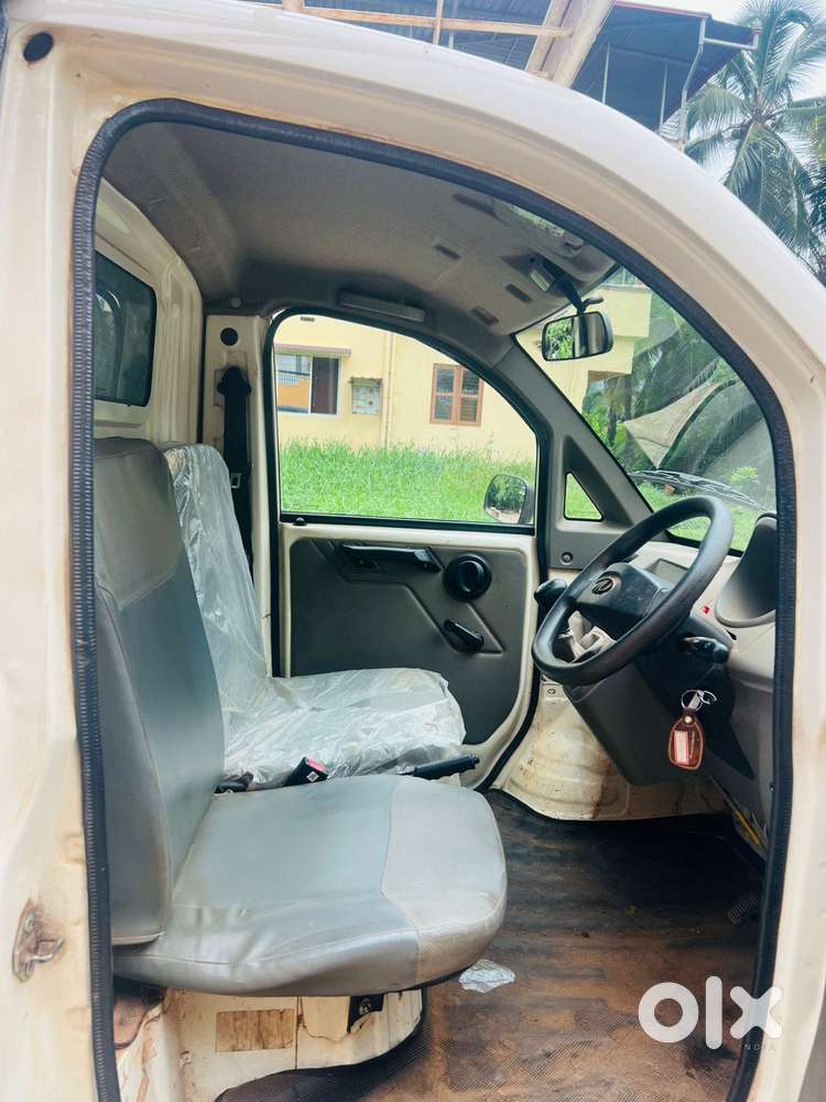 Mahindra Jeep, 2022, Petrol
