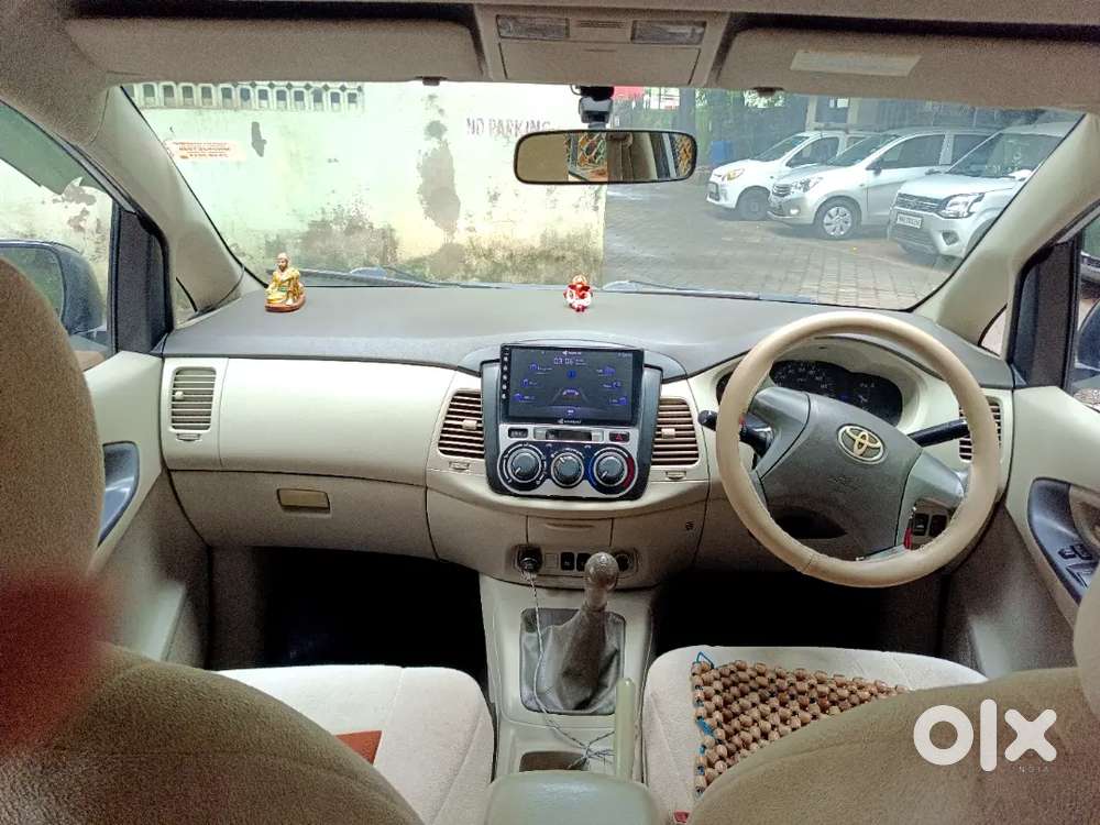 Toyota Innova 2.5 G 2013 8 Seater