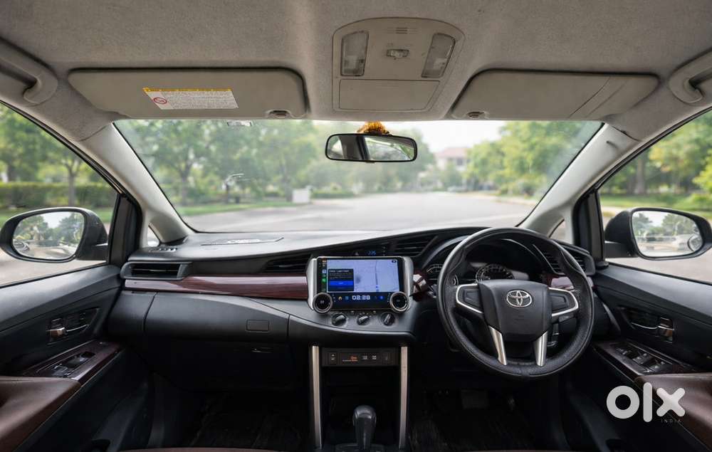 Toyota Innova Crysta 2.8 G – 2017  Excellent Condition  Fully Loaded