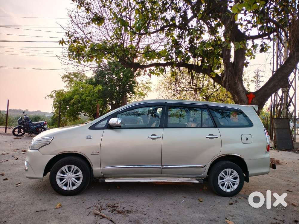 Toyota Innova 2004-2011 2.5 G4 Diesel 8-seater, 2010, Diesel