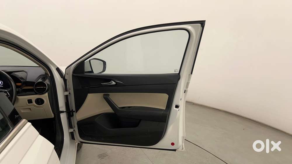 Skoda Slavia Style 1.5l Tsi Dsg, 2022, Petrol
