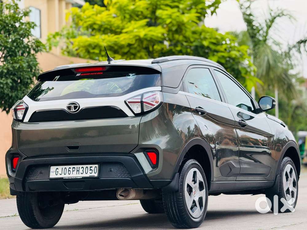 Tata Nexon, 2022, Petrol