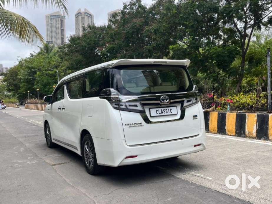 Toyota Vellfire Vip &ndash; Executive Lounge, 2023, Petrol