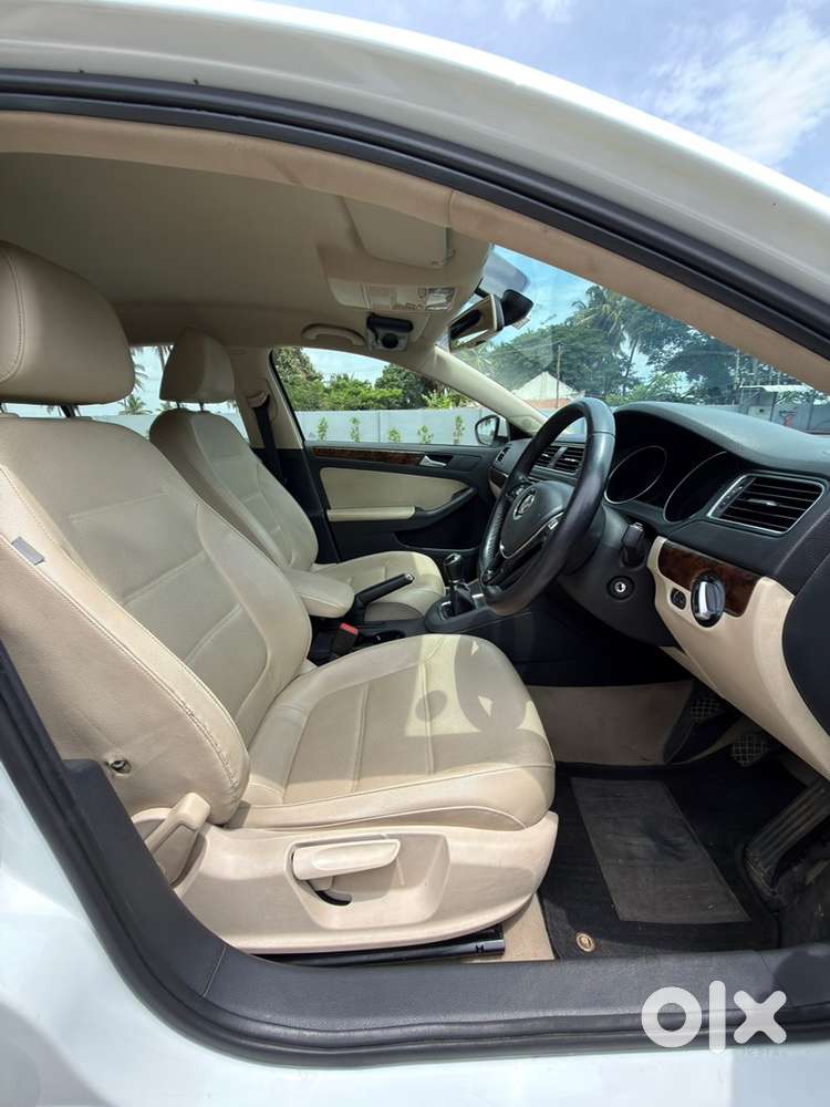 Volkswagen Jetta Petrol 2015 Facelift
