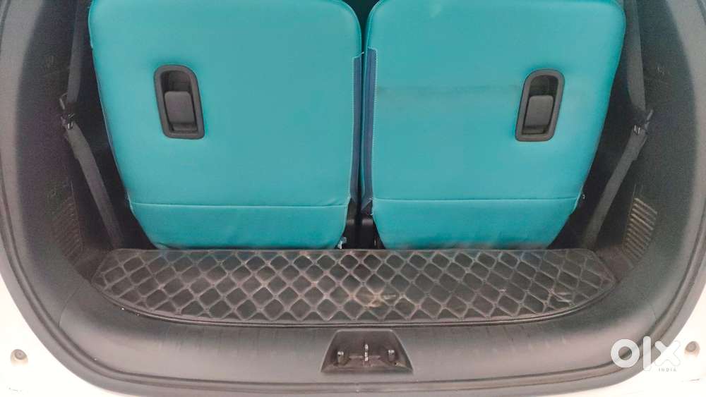 Mahindra Xuv700 2.2 Ax 5 Diesel At 7 Str, 2022, Diesel