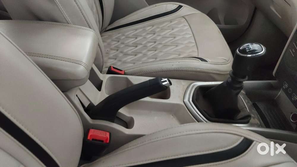 Mahindra Xuv300 W8, 2022, Petrol