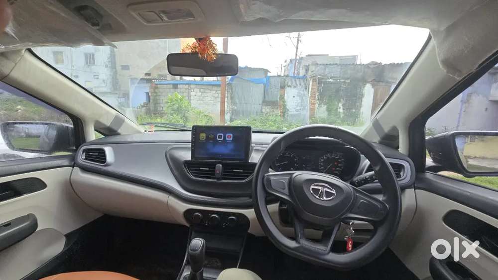 Tata Altroz Xe Petrol 2021