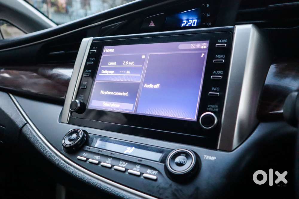 Toyota Innova Crysta 2.7 V, 2023, Petrol