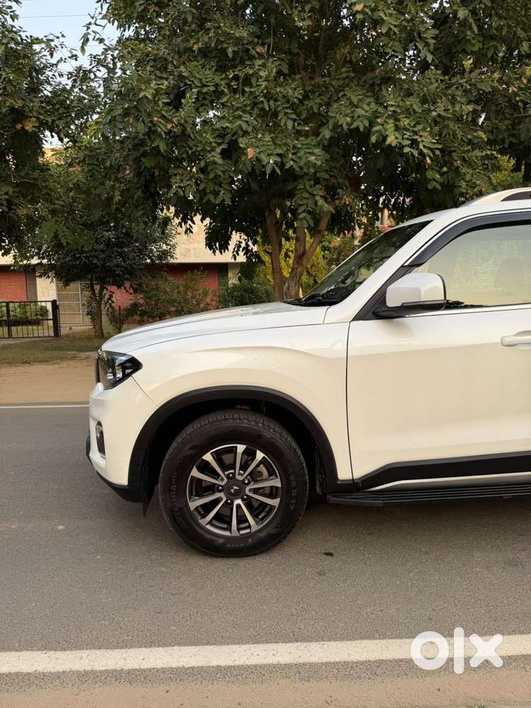 Mahindra Scorpio N Z8 Select Diesel At 2wd 7-seater, 2025, Diesel