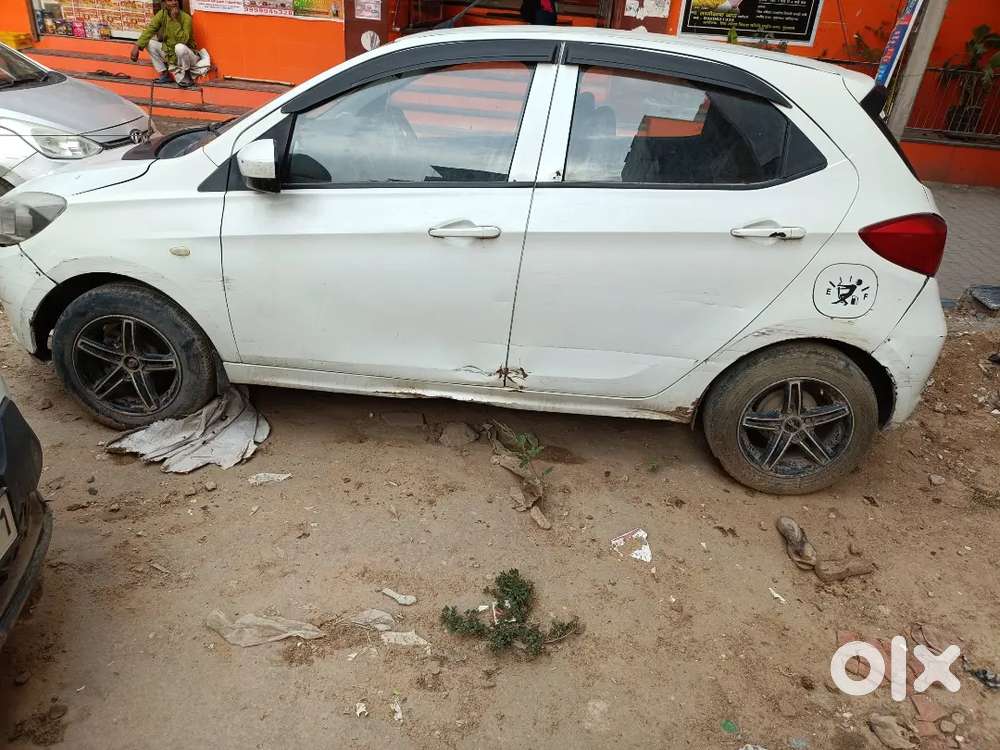 Urgently Selling Tata Tiago 2017 Model