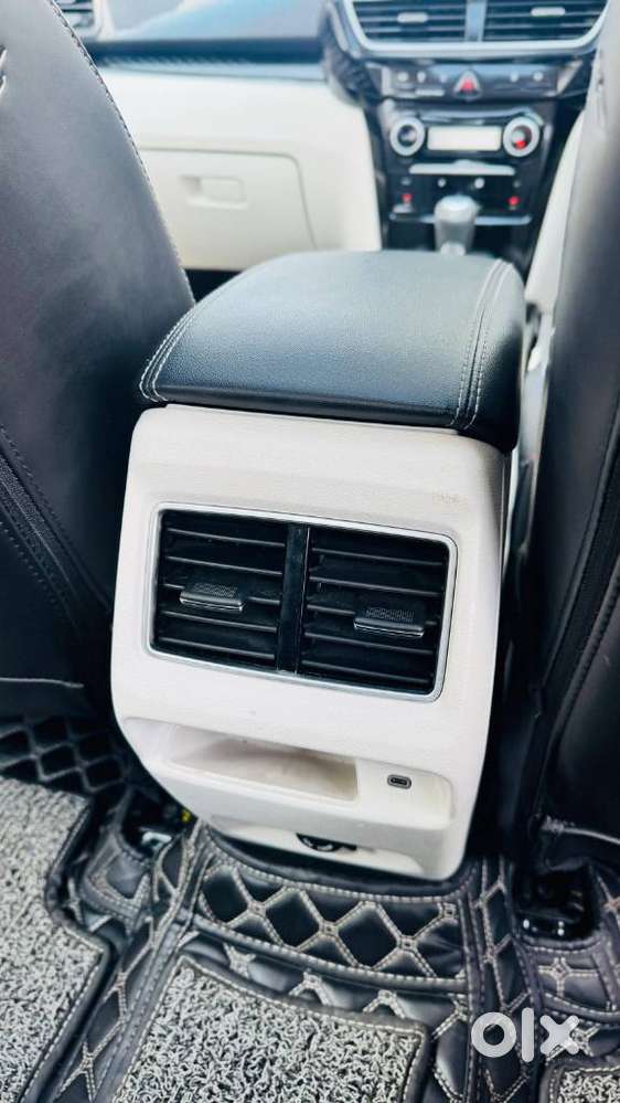 Mahindra Xuv 3xo Ax5 1.5 Diesel Autoshift Plus, 2025, Diesel